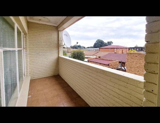 1 BEDROOM APARTMENT FOR SALE IN KENMARE